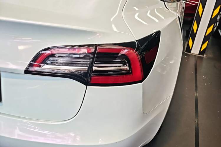 Used Tesla Model 3 2022 Rear-Wheel-Drive Version Right Rear Taillight