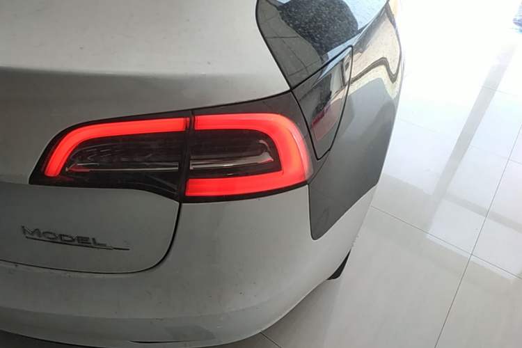 Used Tesla Model 3 2022 Rear-Wheel-Drive Version Right Rear Taillight