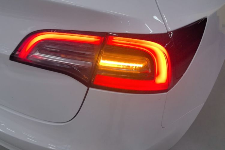 Used Tesla Model 3 2022 Performance High-Performance All-Wheel-Drive Version Right Rear Taillight