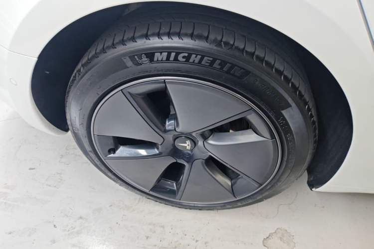 Used Tesla Model 3 2022 Rear-Wheel-Drive Version Right Rear Wheel Hub
