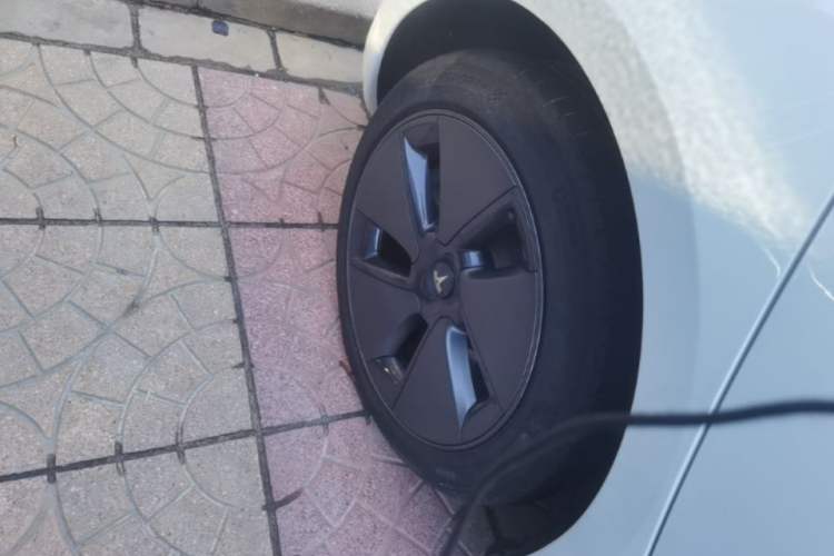 Used Tesla Model 3 2022 Rear-Wheel-Drive Version Right Rear Wheel Hub