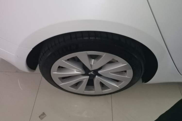 Used Tesla Model 3 2022 Rear-Wheel-Drive Version Right Rear Wheel Hub