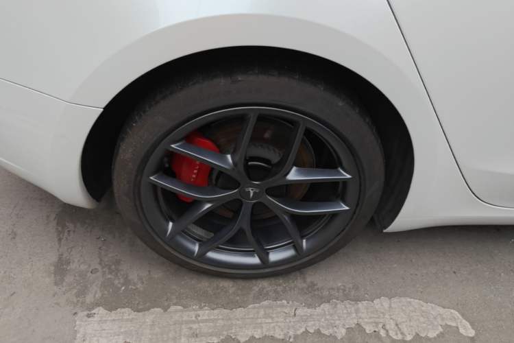 Used Tesla Model 3 2022 Performance High-Performance All-Wheel-Drive Version Right Rear Wheel Hub
