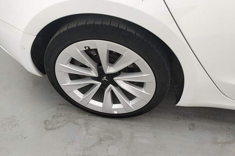 Used Tesla Model 3 2022 Rear-Wheel-Drive Version Right Rear Wheel Hub