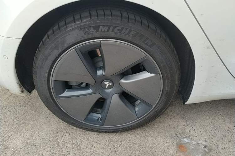 Used Tesla Model 3 2022 Rear-Wheel-Drive Version Right Rear Wheel Hub