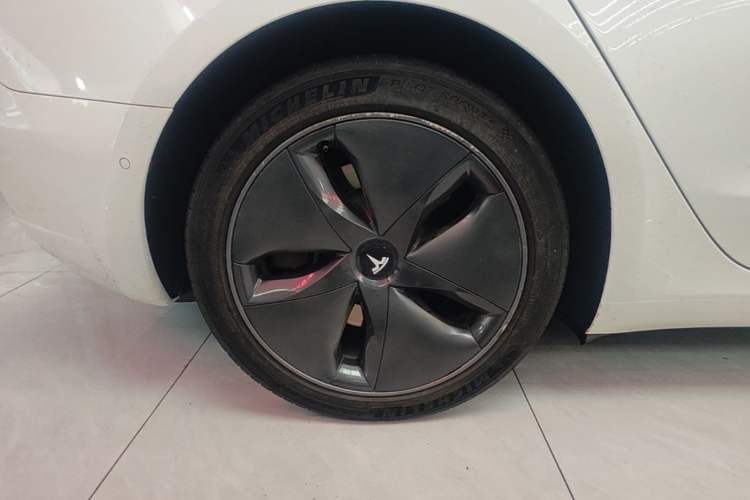 Used Tesla Model 3 2022 Rear-Wheel-Drive Version Right Rear Wheel Hub