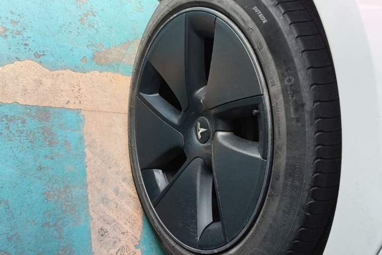Used Tesla Model 3 2022 Rear-Wheel-Drive Version Right Rear Wheel Hub