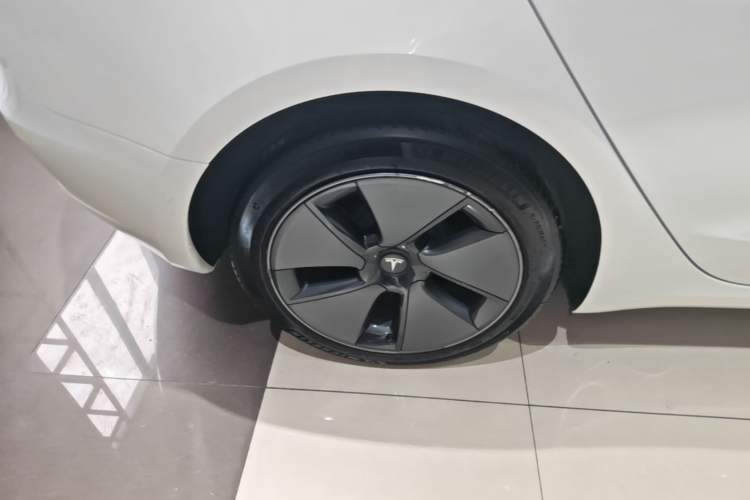 Used Tesla Model 3 2022 Rear-Wheel-Drive Version Right Rear Wheel Hub
