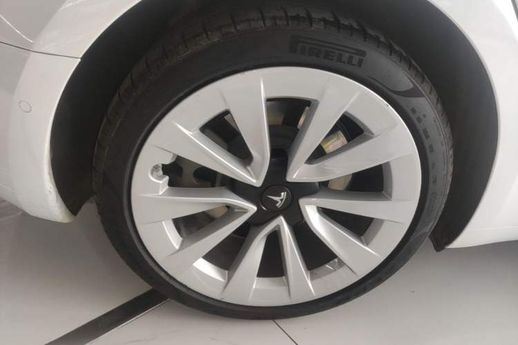 Used Tesla Model 3 2022 Rear-Wheel-Drive Version Right Rear Wheel Hub