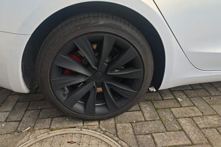 Used Tesla Model 3 2022 Rear-Wheel-Drive Version Right Rear Wheel Hub