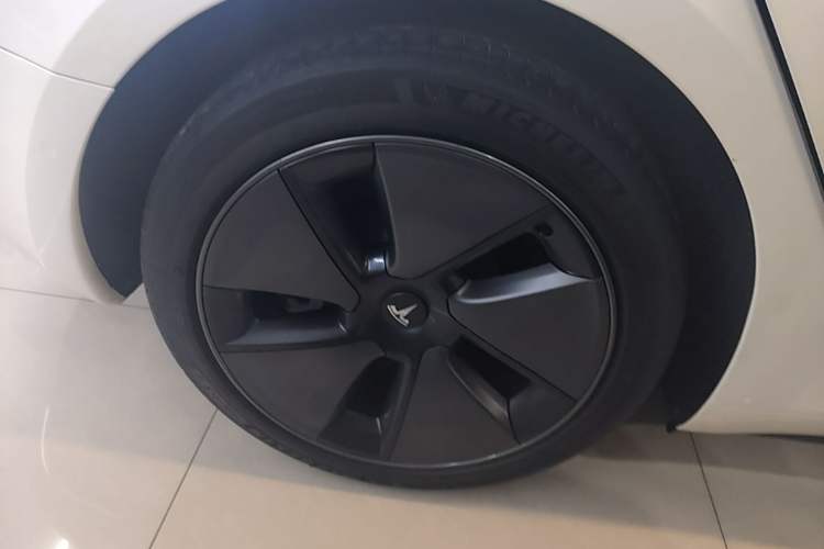 Used Tesla Model 3 2022 Rear-Wheel-Drive Version Right Rear Wheel Hub