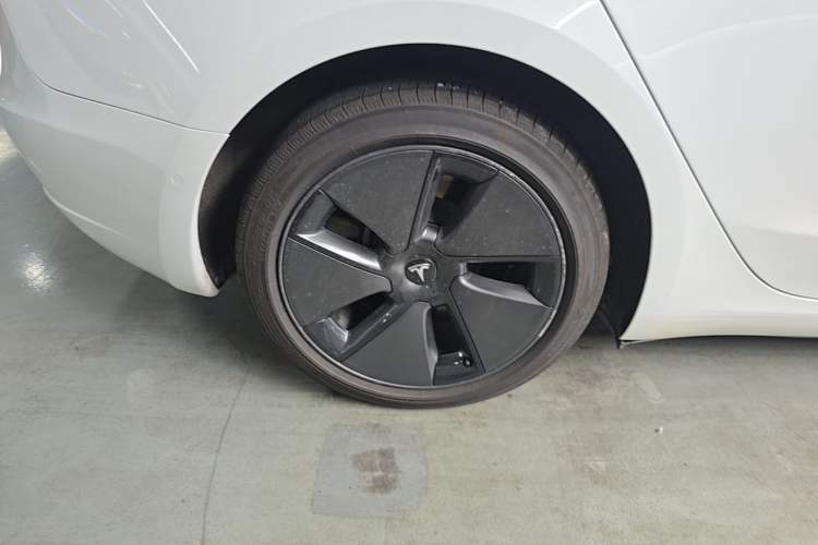 Used Tesla Model 3 2022 Rear-Wheel-Drive Version Right Rear Wheel Hub