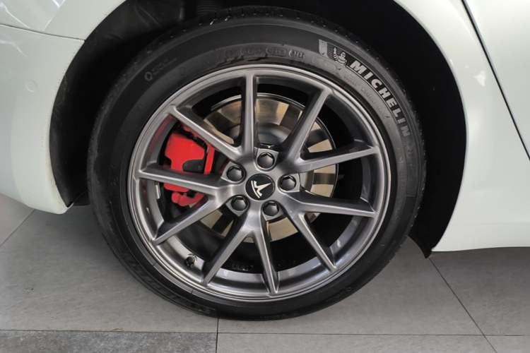 Used Tesla Model 3 2022 Rear-Wheel-Drive Version Right Rear Wheel Hub