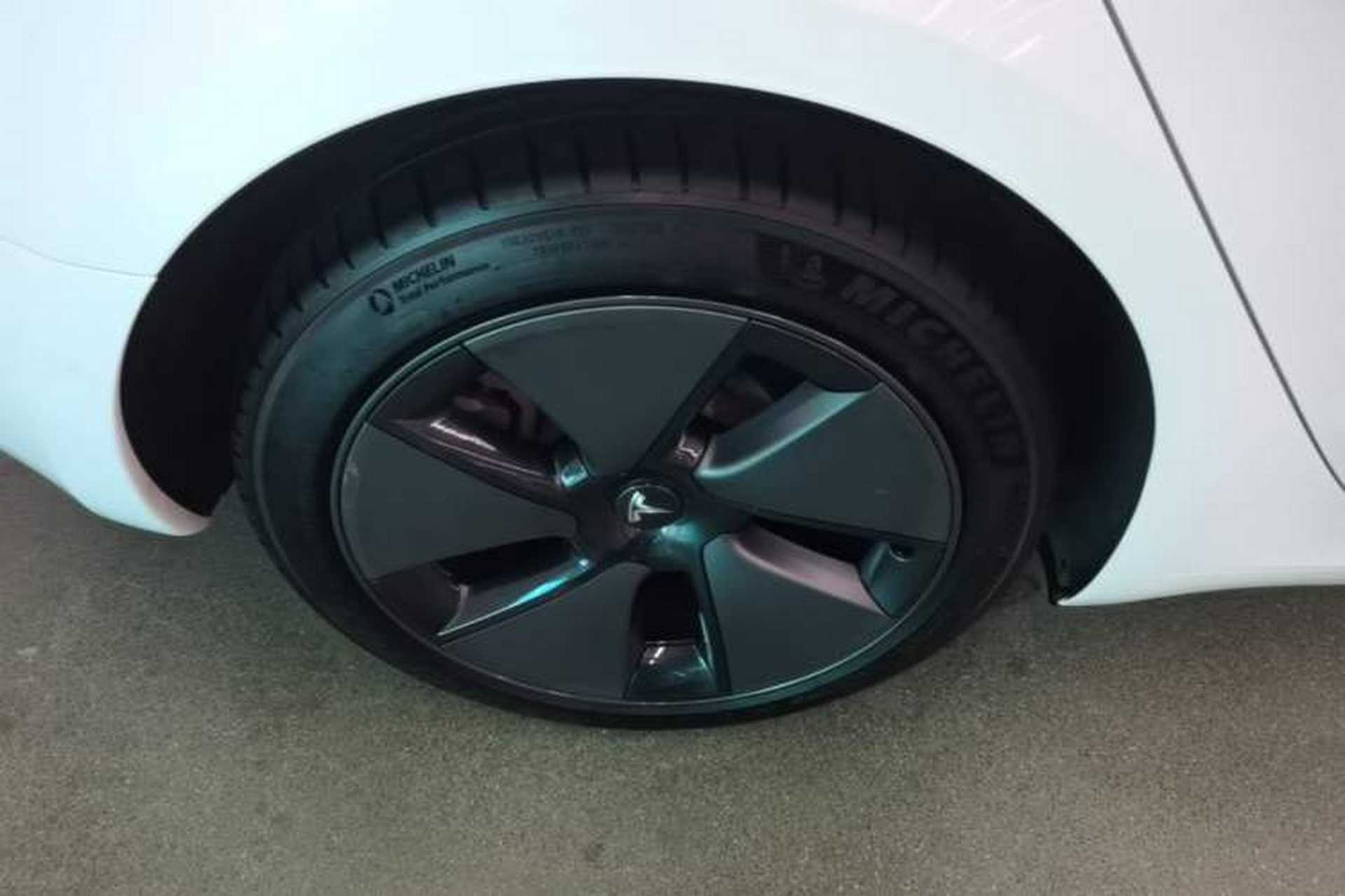Used Tesla Model 3 2022 Rear-Wheel-Drive Version Right Rear Wheel Hub