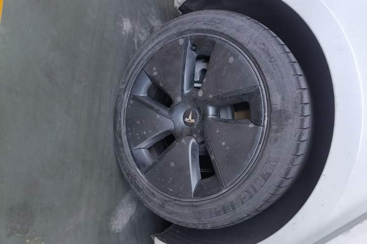 Used Tesla Model 3 2022 Rear-Wheel-Drive Version Right Rear Wheel Hub