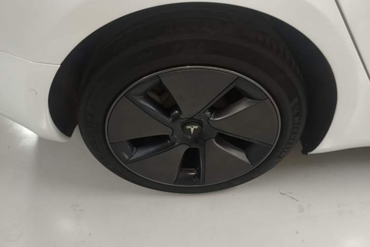 Used Tesla Model 3 2022 Rear-Wheel-Drive Version Right Rear Wheel Hub