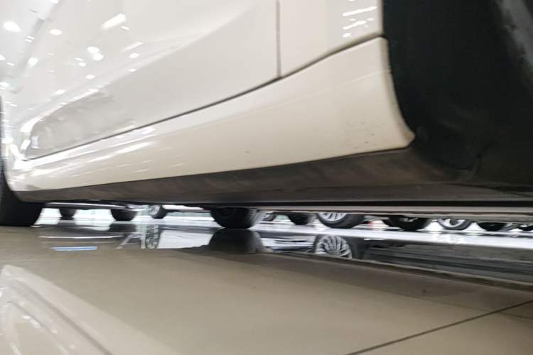 Used Tesla Model 3 2022 Rear-Wheel-Drive Version Right Side Sill
