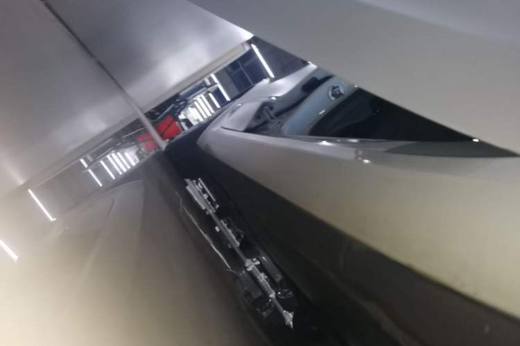 Used Tesla Model 3 2022 Rear-Wheel-Drive Version Right Side Sill