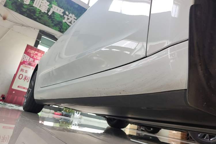 Used Tesla Model 3 2022 Rear-Wheel-Drive Version Right Side Sill