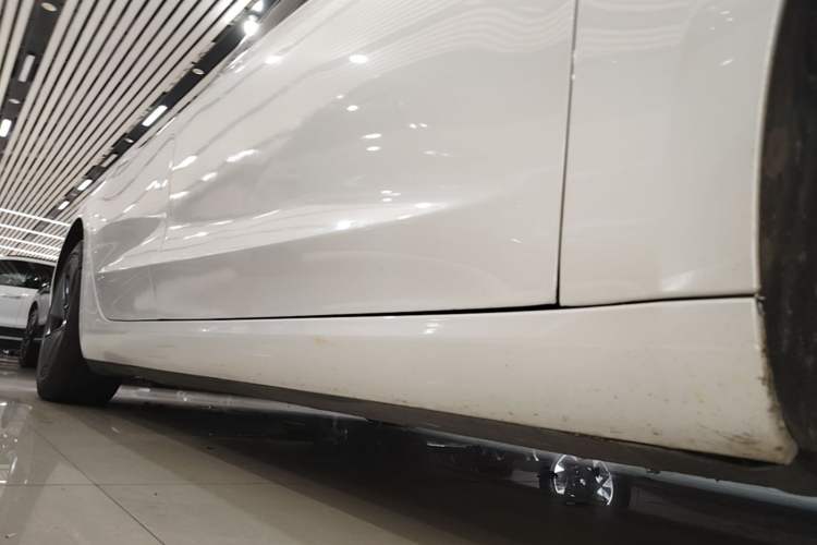 Used Tesla Model 3 2022 Rear-Wheel-Drive Version Right Side Sill