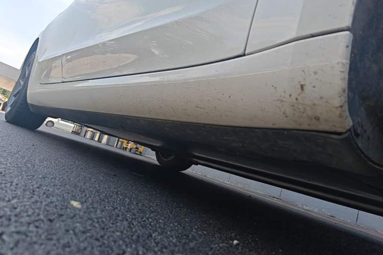 Used Tesla Model 3 2022 Rear-Wheel-Drive Version Right Side Sill
