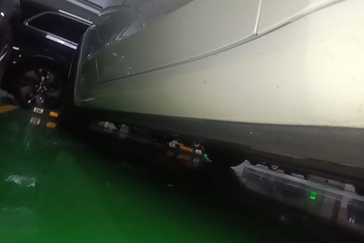 Used Tesla Model 3 2022 Rear-Wheel-Drive Version Right Side Sill