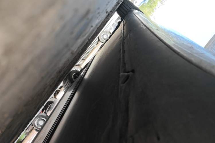 Used Tesla Model 3 2022 Rear-Wheel-Drive Version Right Side Sill