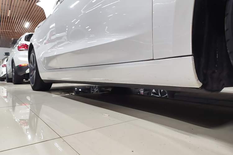 Used Tesla Model 3 2022 Rear-Wheel-Drive Version Right Side Sill