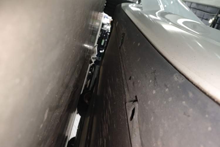 Used Tesla Model 3 2022 Rear-Wheel-Drive Version Right Side Sill