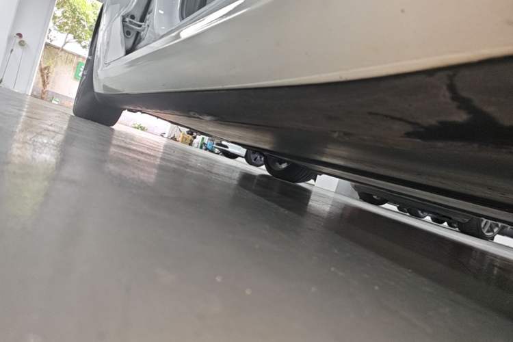 Used Tesla Model 3 2022 Performance High-Performance All-Wheel-Drive Version Right Side Sill