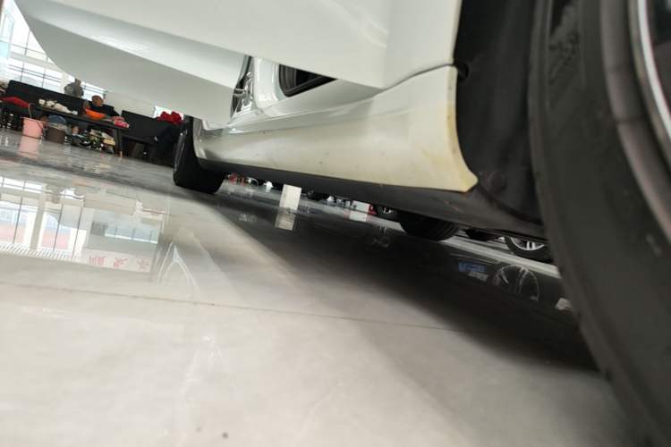 Used Tesla Model 3 2022 Rear-Wheel-Drive Version Right Side Sill