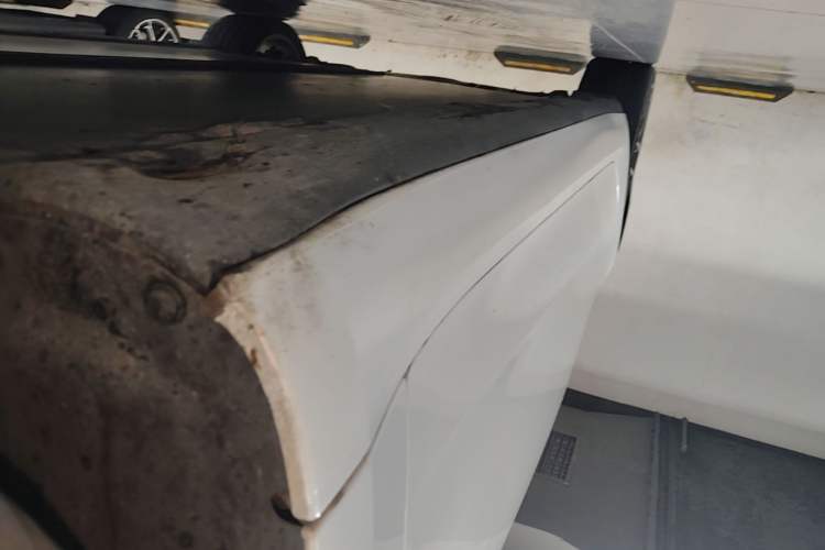 Used Tesla Model 3 2022 Performance High-Performance All-Wheel-Drive Version Right Side Sill