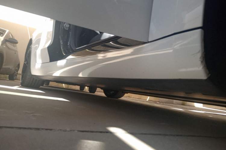 Used Tesla Model 3 2022 Rear-Wheel-Drive Version Right Side Sill