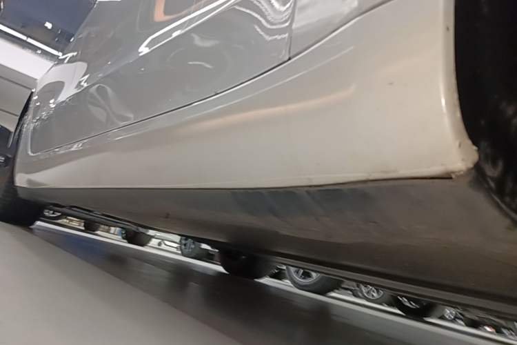 Used Tesla Model 3 2022 Rear-Wheel-Drive Version Right Side Sill