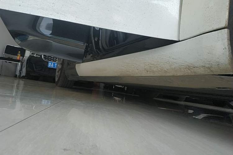 Used Tesla Model 3 2022 Rear-Wheel-Drive Version Right Side Sill