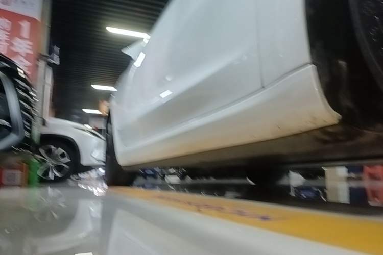Used Tesla Model 3 2022 Rear-Wheel-Drive Version Right Side Sill