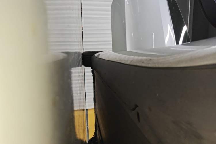 Used Tesla Model 3 2022 Rear-Wheel-Drive Version Right Side Sill