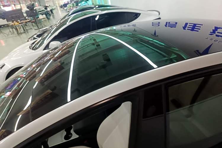 Used Tesla Model 3 2022 Rear-Wheel-Drive Version Roof