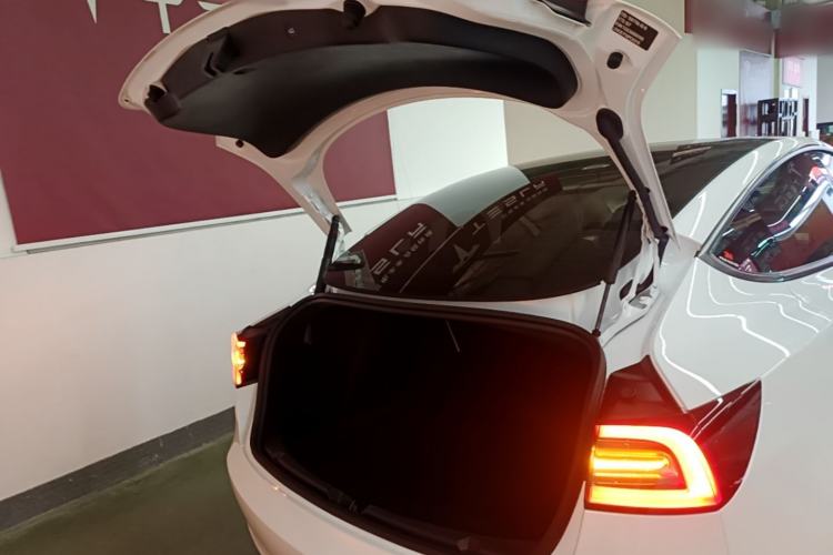 Used Tesla Model 3 2022 Rear-Wheel-Drive Version Trunk