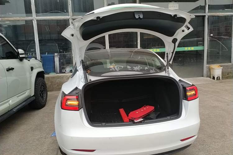 Used Tesla Model 3 2022 Rear-Wheel-Drive Version Trunk