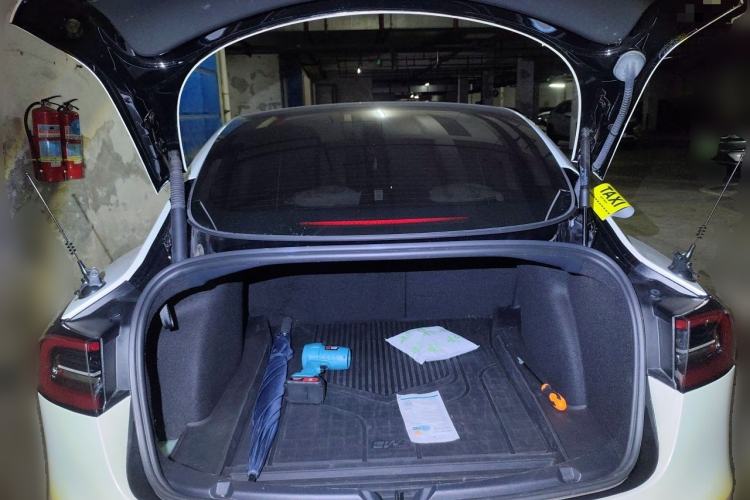 Used Tesla Model 3 2022 Rear-Wheel-Drive Version Trunk