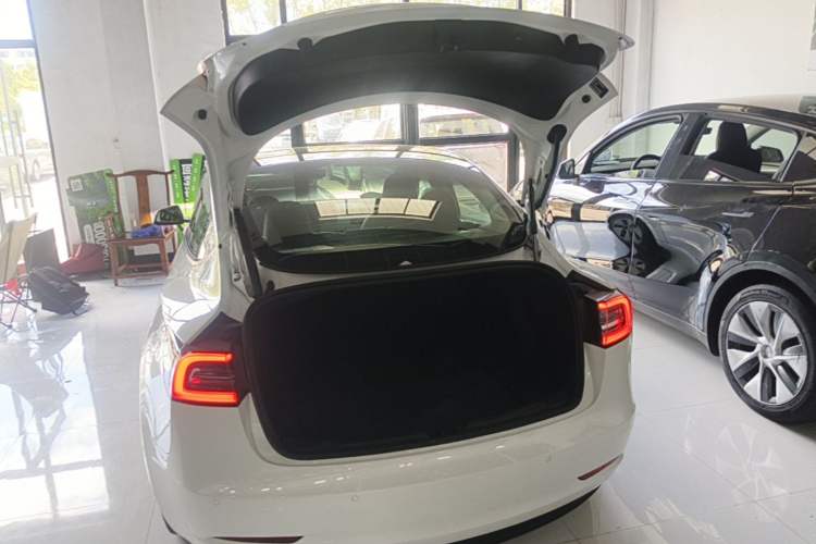 Used Tesla Model 3 2022 Rear-Wheel-Drive Version Trunk