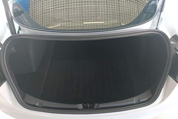 Used Tesla Model 3 2022 Rear-Wheel-Drive Version Trunk