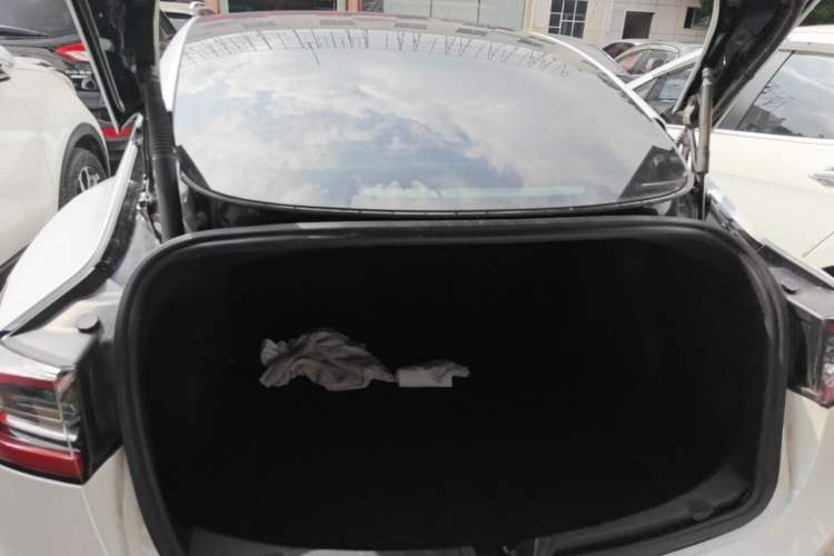 Used Tesla Model 3 2022 Rear-Wheel-Drive Version Trunk