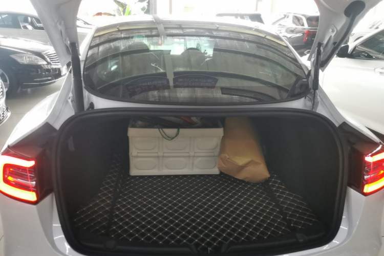 Used Tesla Model 3 2022 Rear-Wheel-Drive Version Trunk
