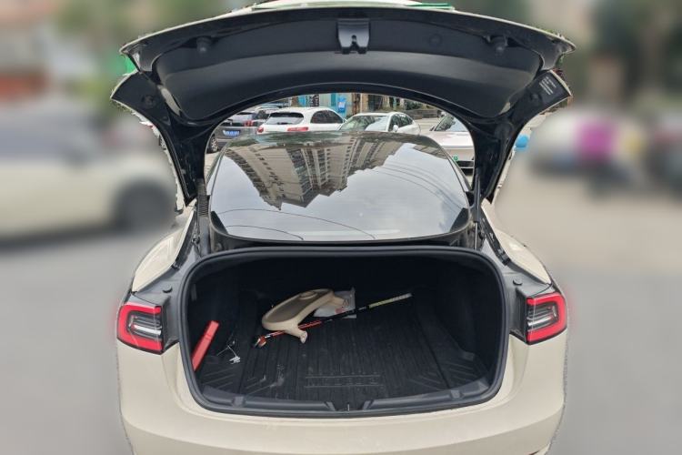Used Tesla Model 3 2022 Rear-Wheel-Drive Version Trunk