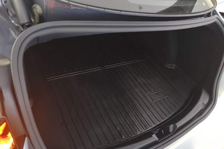 Used Tesla Model 3 2022 Performance High-Performance All-Wheel-Drive Version Trunk
