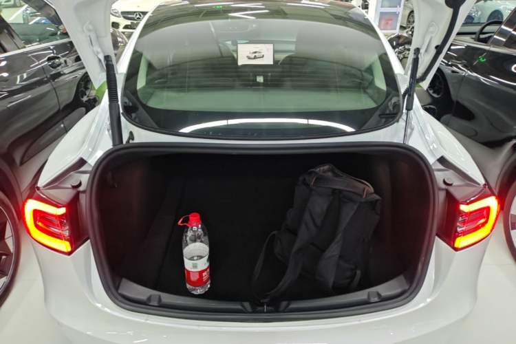 Used Tesla Model 3 2022 Rear-Wheel-Drive Version Trunk