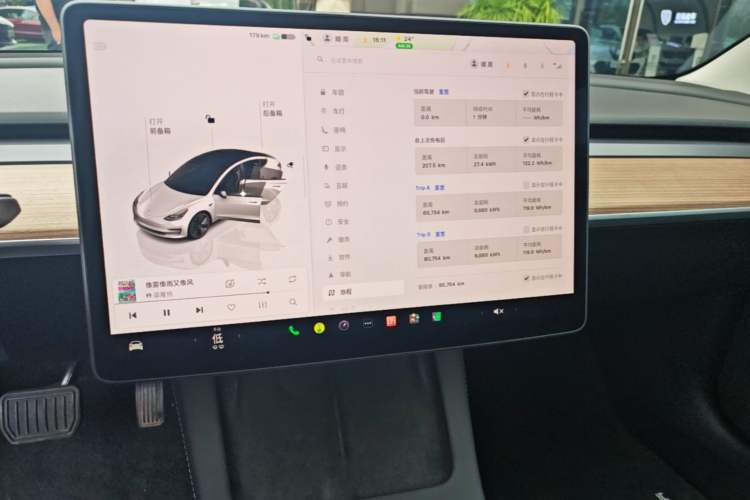 Used Tesla Model 3 2022 Rear-Wheel-Drive Version Audio And AC Panel