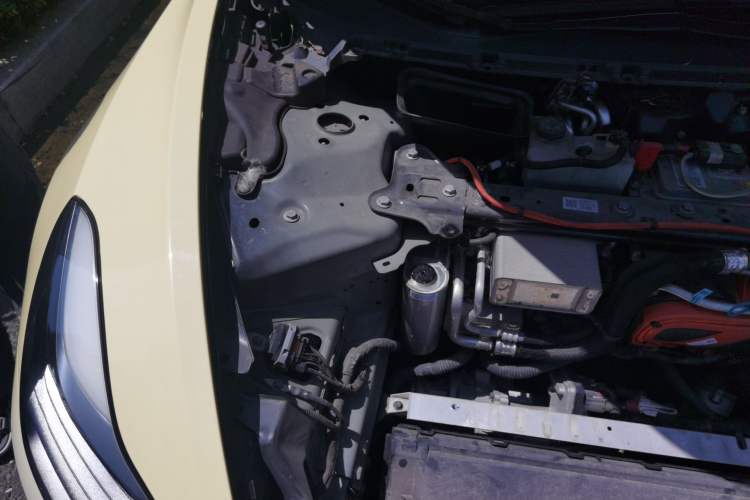 Used Tesla Model 3 2022 Rear-Wheel-Drive Version Engine Bay Right